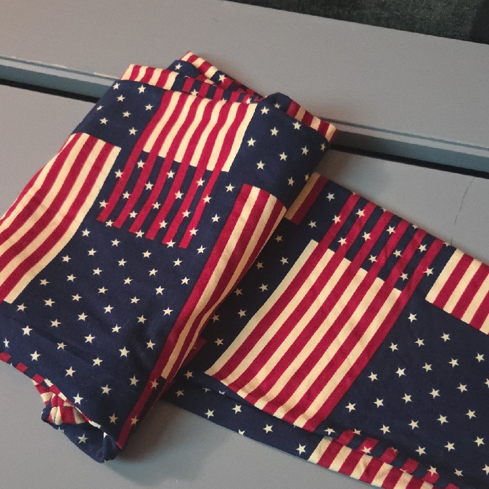 Patriotic Flag Print TC LuLa Roe Leggings